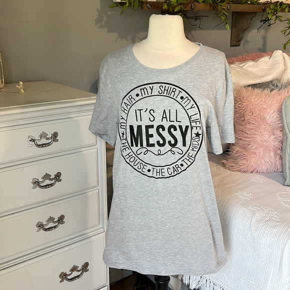 It’s All Messy Gray Tee Womens Medium Lightweight Short Sleeve New Tshirt - Picture 7 of 8